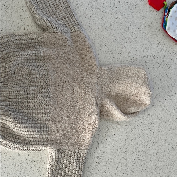 Zara Cozy Cream Hooded Sweater - Picture 5 of 5